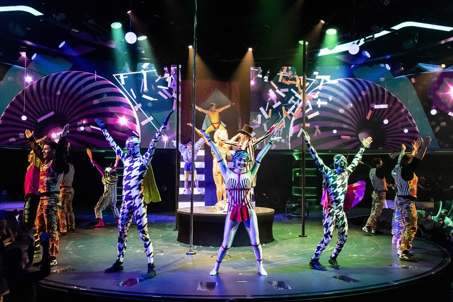 EXENTRICKS - Cirque du Soleil at Sea